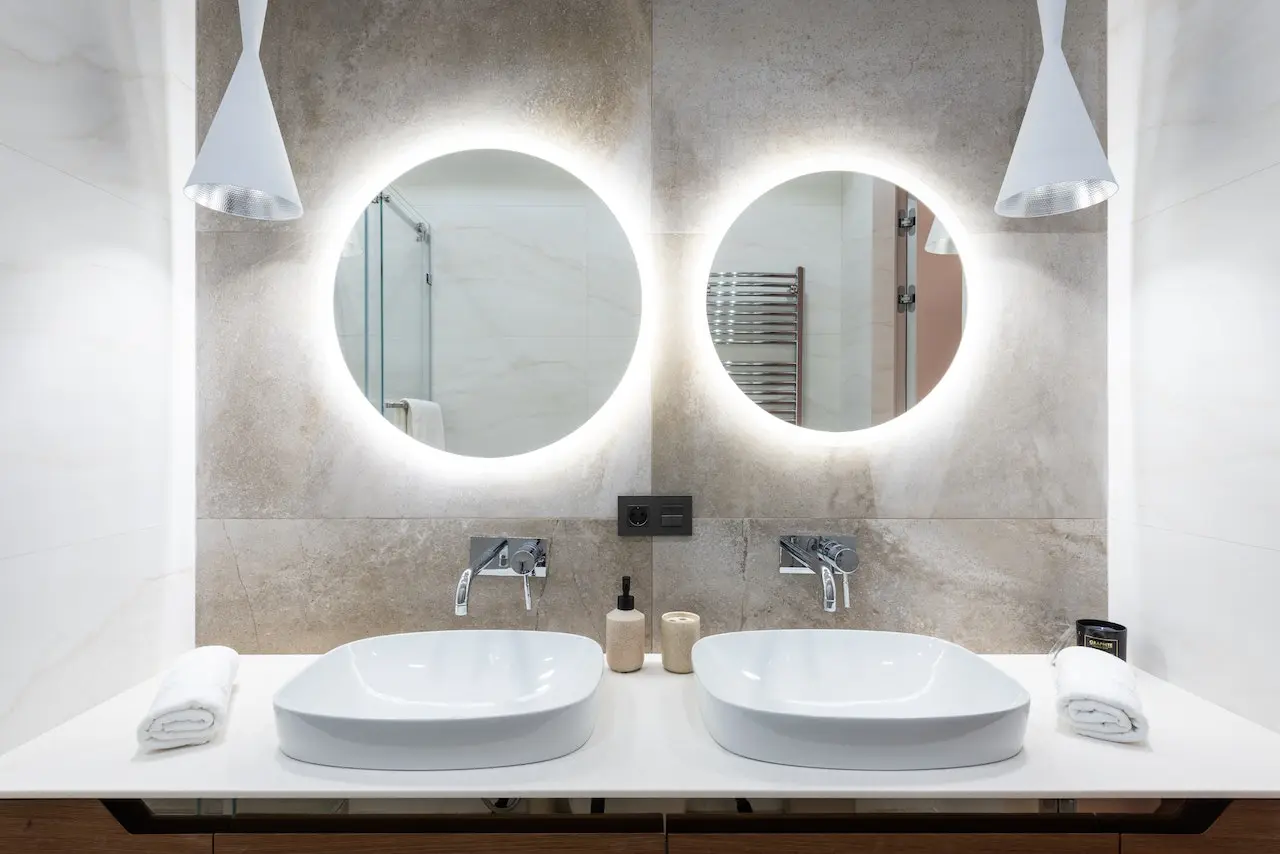 What are the different types of bathroom mirrors?