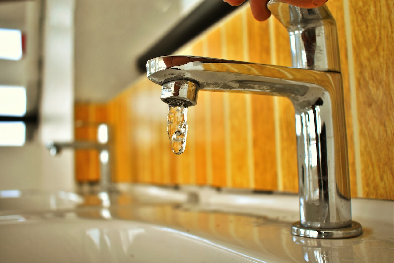 How to Fix a Dripping Faucet: A Complete Guide
