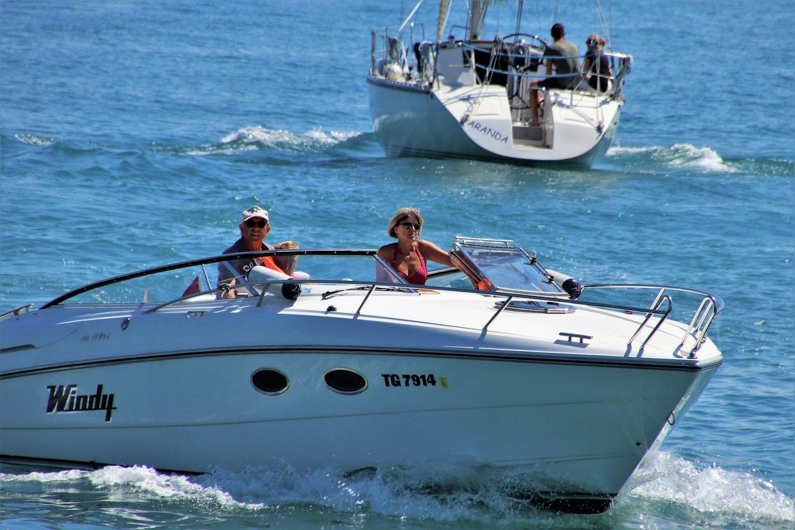 5 Reasons Why Motorboat Rental is the Best Way to See Greece