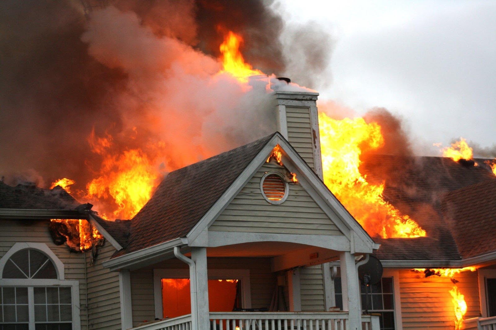 Understanding the 9 Coverage and Benefits of Commercial Fire Insurance