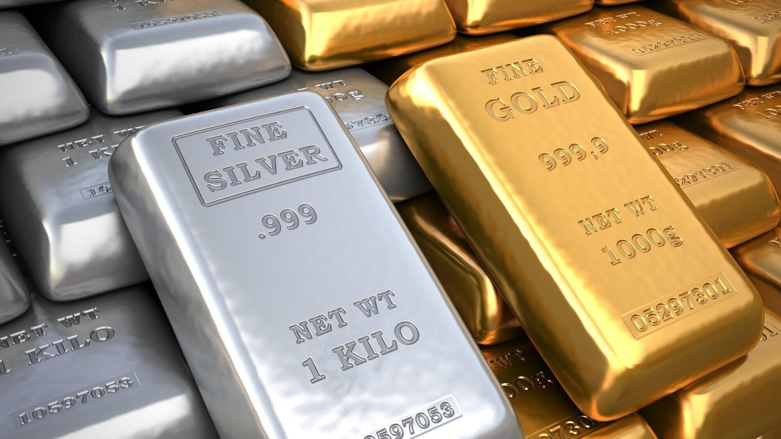 Comparing the Benefits and Risks of Trading vs Selling Gold and Silver