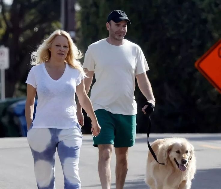 This image has an empty alt attribute; its file name is image-12.jpeg